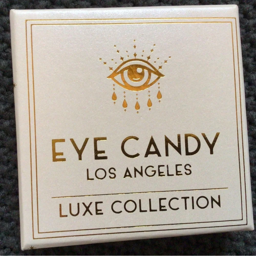 Eye Candy Los Angeles Green Gem Bird Statement earrings - Picture 5 of 5
